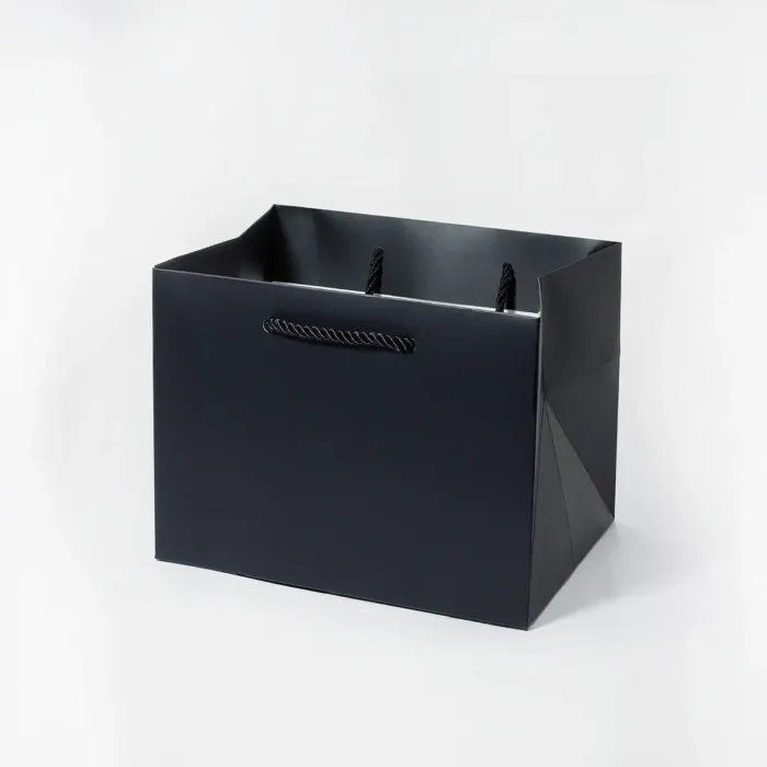 B6 Deep Black Gift Bag - Image 2