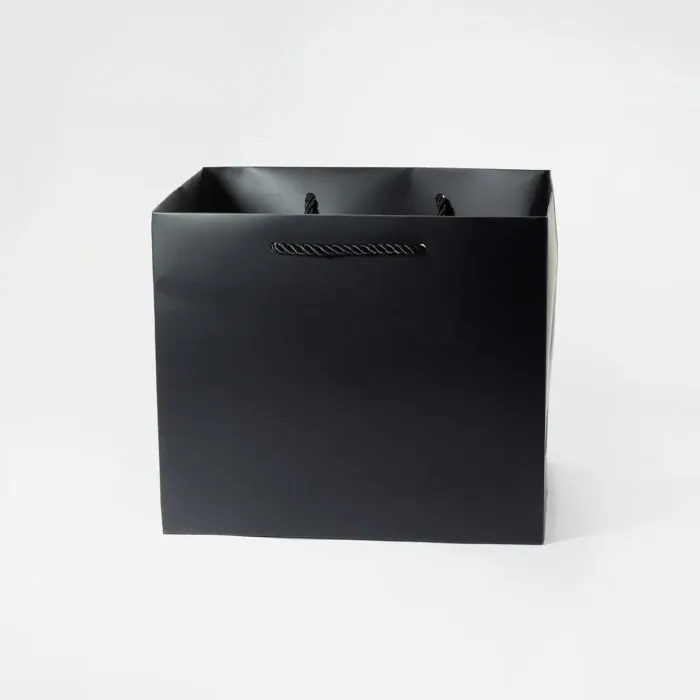 B6 Deep Black Gift Bag - Image 3