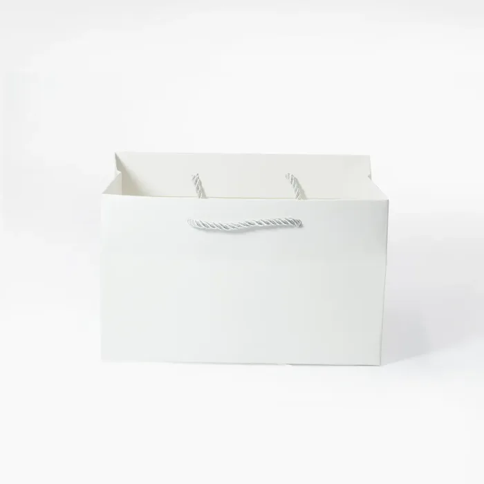 B6 White Gift Bag - Image 2