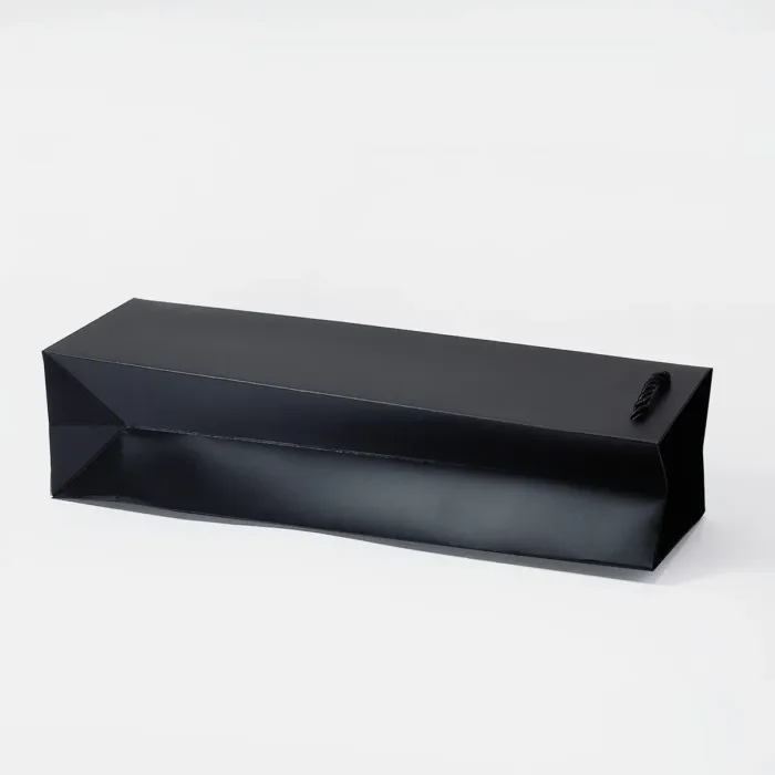 Black One Bottle Wine Gift Bag - Image 2