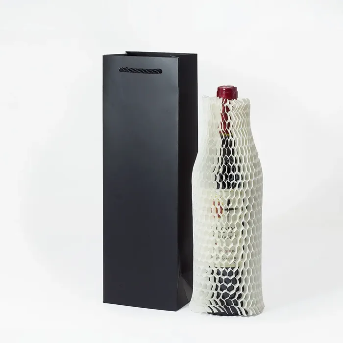 Black One Bottle Wine Gift Bag - Image 4