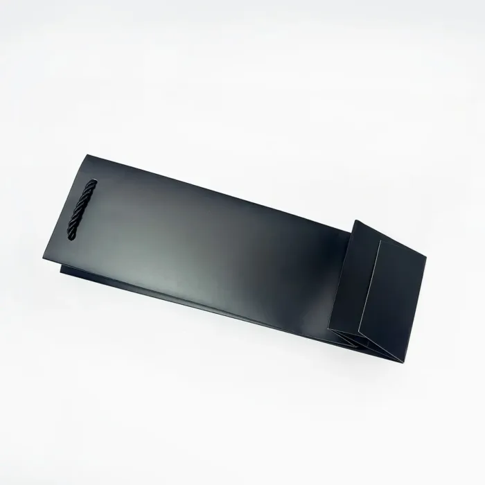 Black One Bottle Wine Gift Bag - Image 5