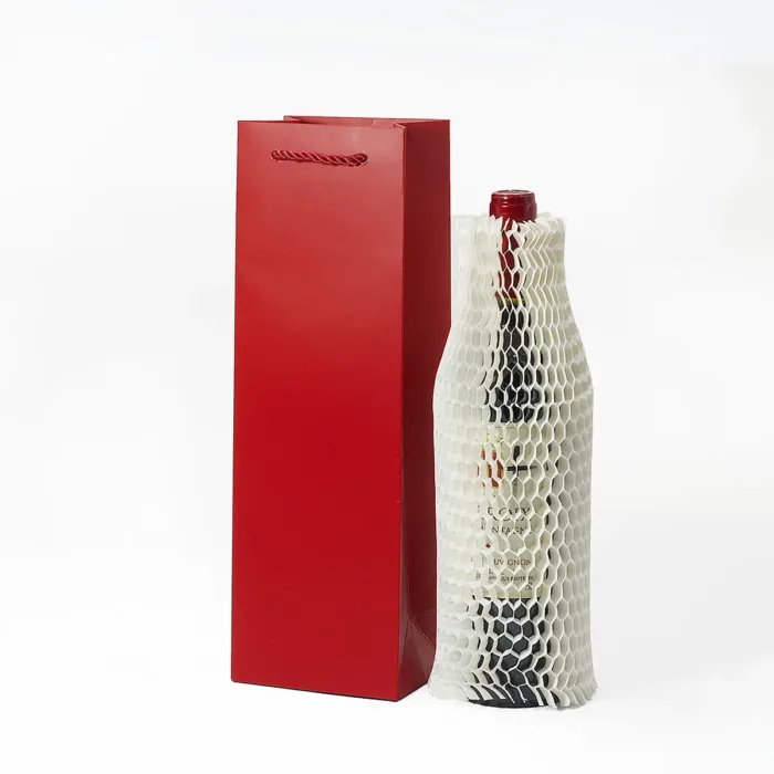 Red One Bottle Wine Gift Bag - Image 3