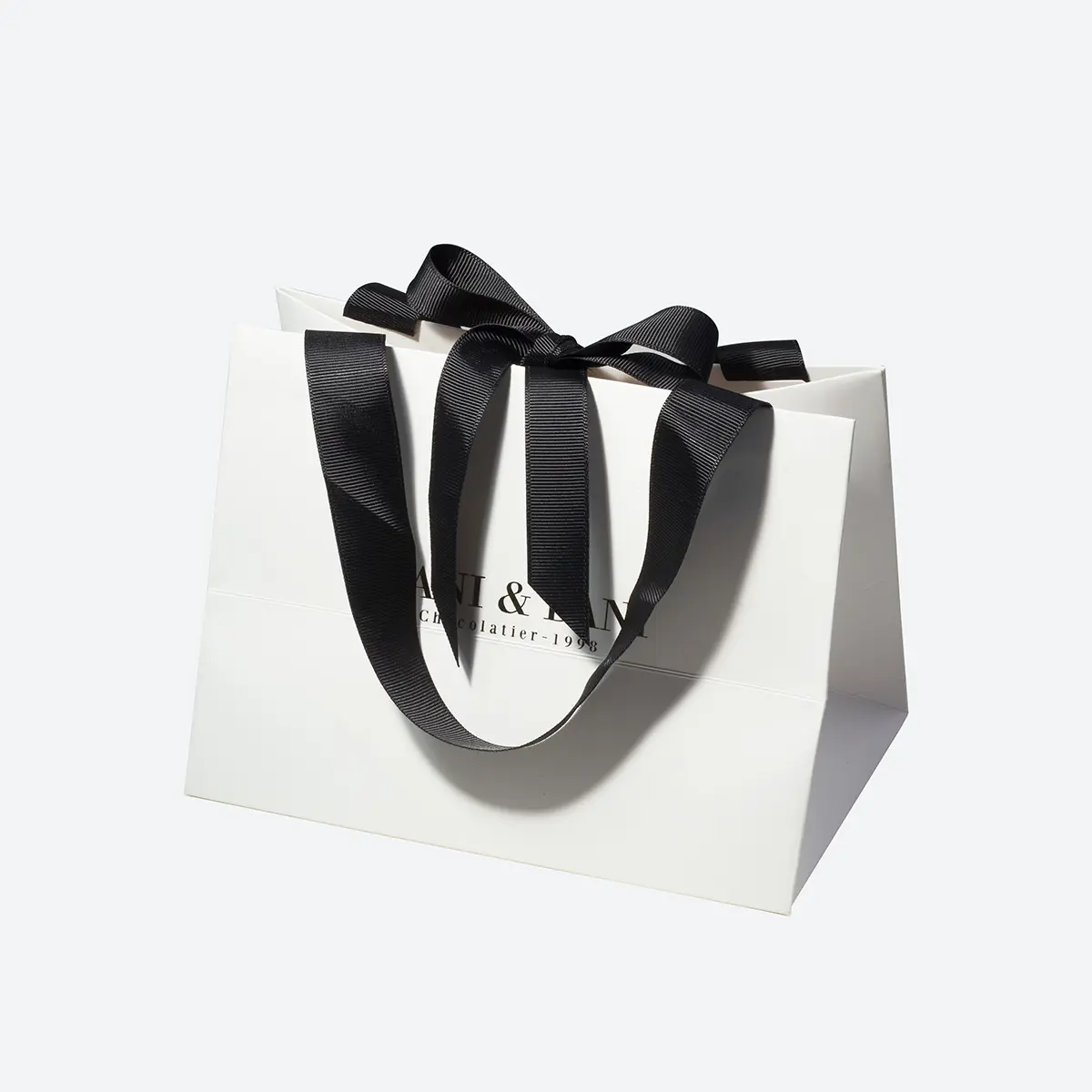 Center Ribbon-Tie Closure Bag (Classic)